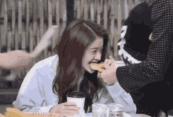 两个人的视频,两位主角的精彩瞬间与情感纠葛